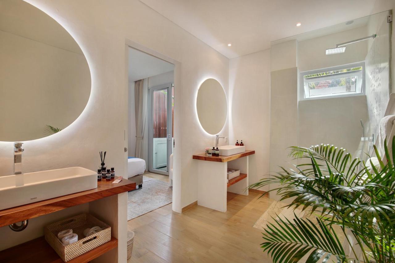 Trendsetting Ultimate 6-bed Getaway-staff-breakfast-bbq-billiard Villa *