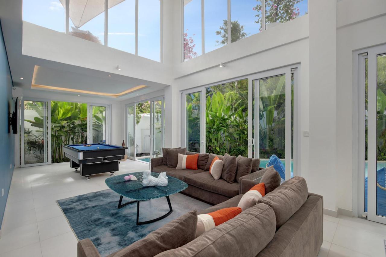 Trendsetting Ultimate 6-bed Getaway-staff-breakfast-bbq-billiard *