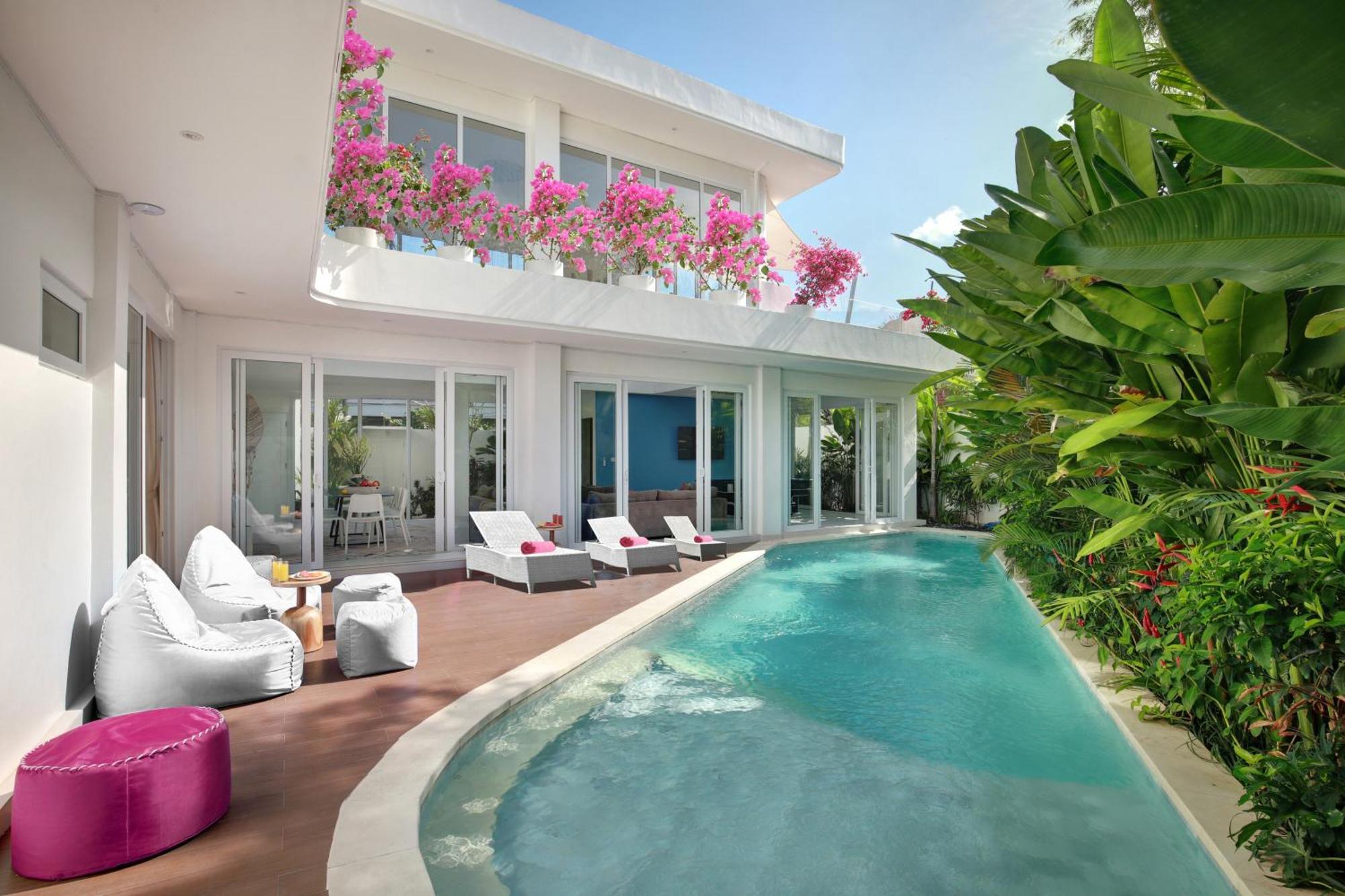 Trendsetting Ultimate 6-bed Getaway-staff-breakfast-bbq-billiard *